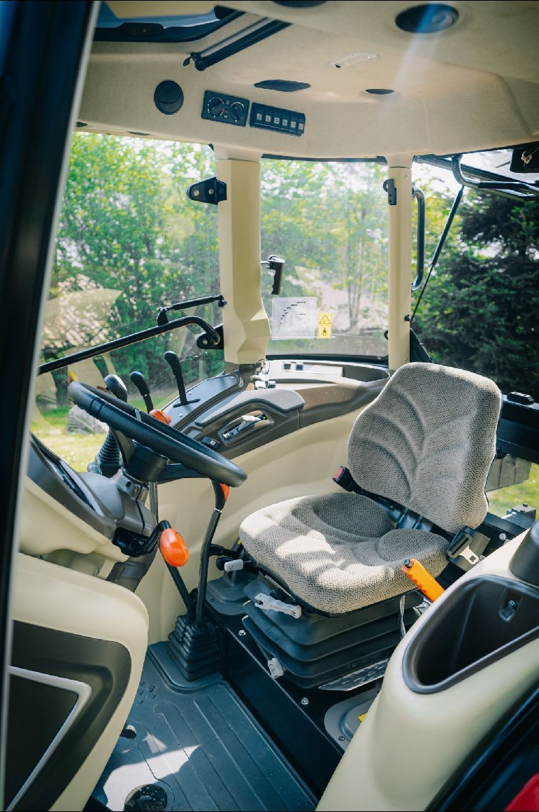 TAFE 7515C Traktor 74 PS mit Kabine – Allradtraktor mit 8.000 kg Anhängelast