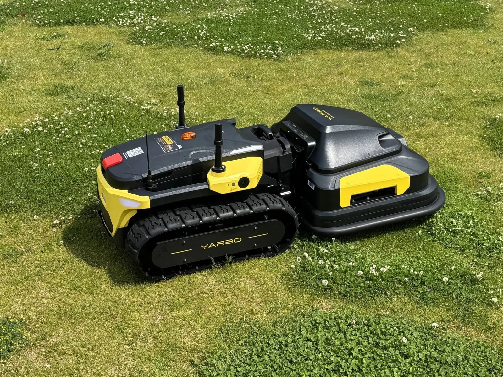 YARBO Mähroboter Set – Core + Lawn Mower Modul, 600 W, 50 cm Schnittbreite, RTK-GPS, bis 25.000 m², kabellos