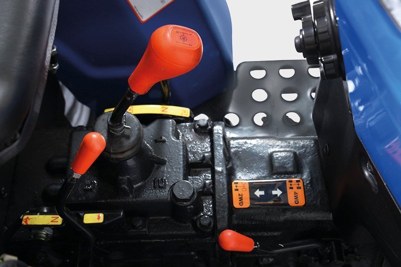 Solis 16 Kleintraktor 16 PS Diesel mit Allrad – Kompakttraktor mit 3-Zylinder Motor & Zapfwelle
