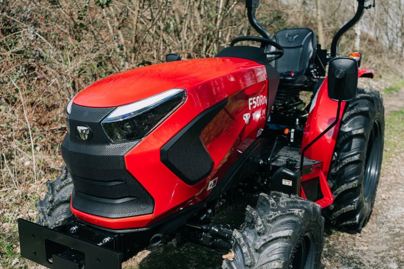 TYM F50RN Kompakttraktor 49 PS Diesel – Schaltgetriebe Kleintraktor mit 1500 kg Hubkraft