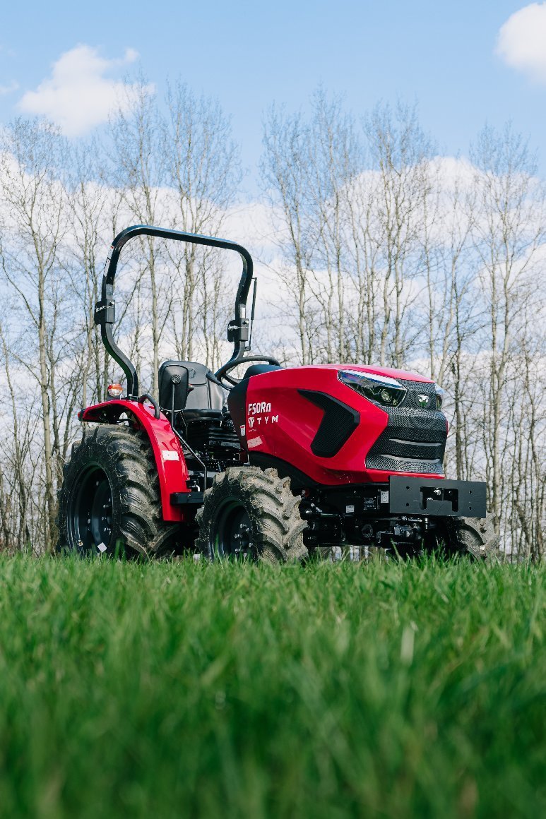 TYM F50RN Kompakttraktor 49 PS Diesel – Schaltgetriebe Kleintraktor mit 1500 kg Hubkraft